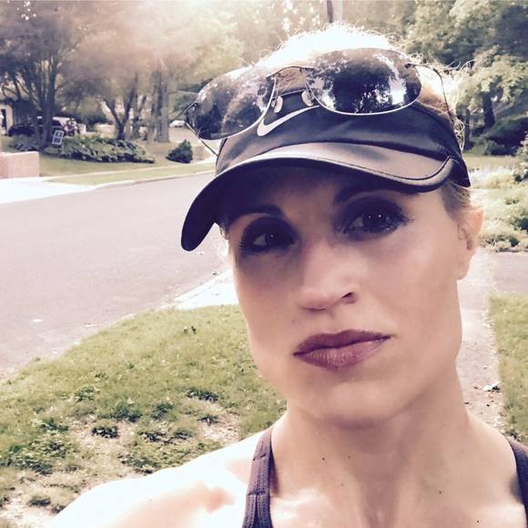 Meet your Posher, Elise - Picture 1 of 1